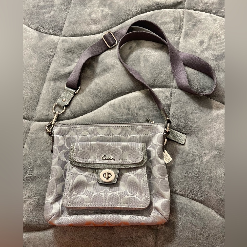 Authentic Coach Crossbody W/Keychain Gem